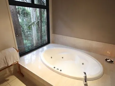 Pethers Rainforest Retreat Mount Tamborine Australia